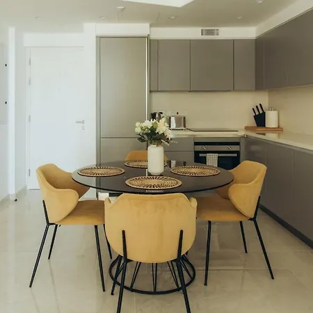 New Lux Seaview 1br, Sun Resort, Pool & Apartman *