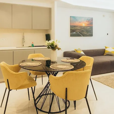 New Lux Seaview 1br, Sun Resort, Pool & Apartment *